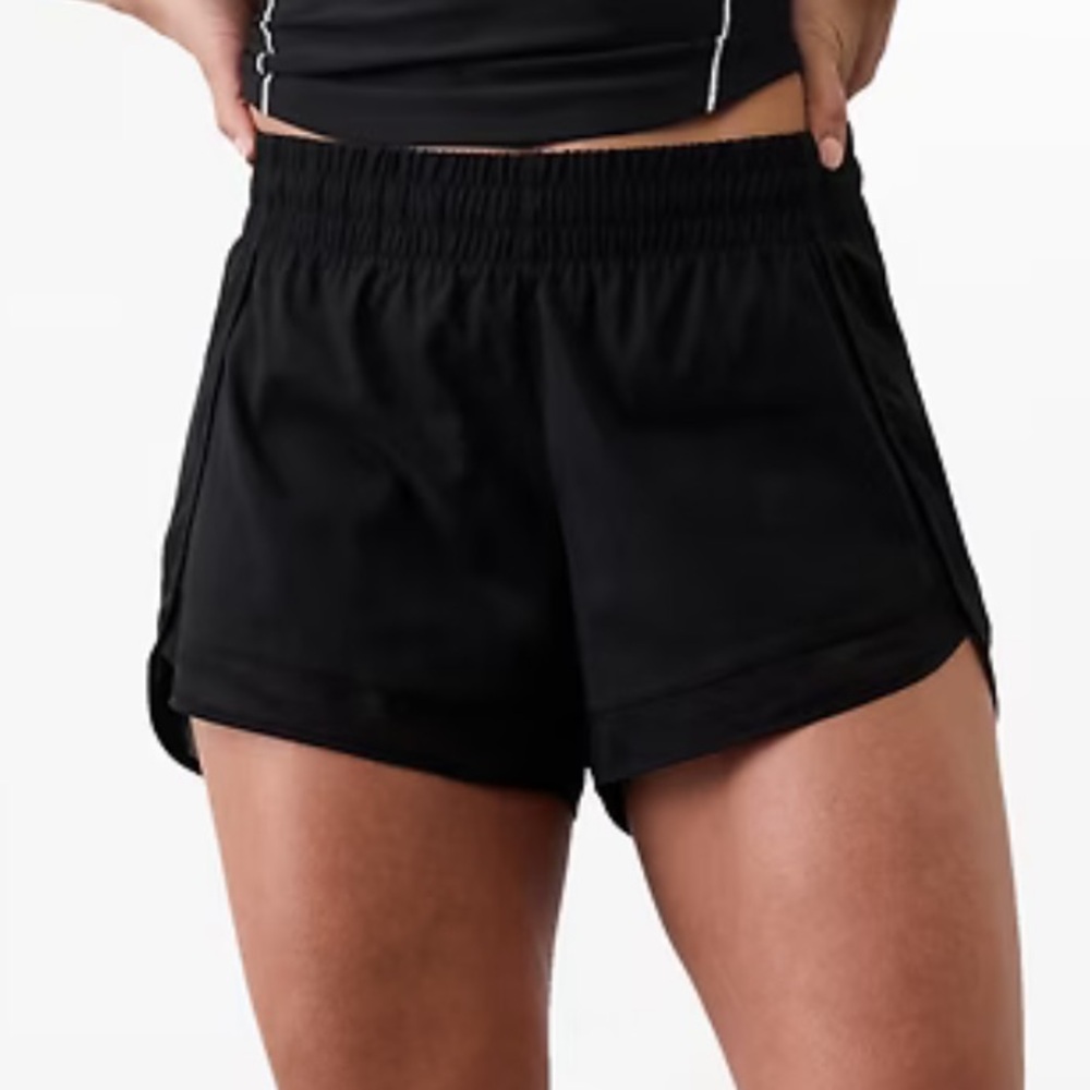 Athleta Mesh Racer Run Mid Rise 4 Short Black Size Small